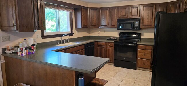 Foto del edificio - UPDATED!! 3 bed, 2 bath house with solar p...