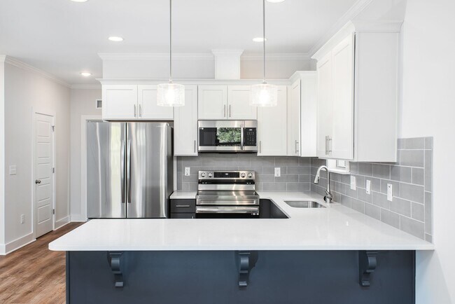 Foto del edificio - Available late August! New 3-bedroom home ...