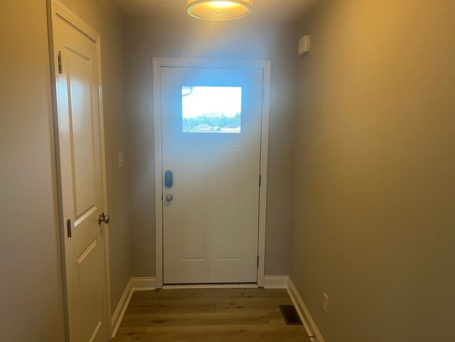 Foto del edificio - 728 Pleasant Meadow Ln