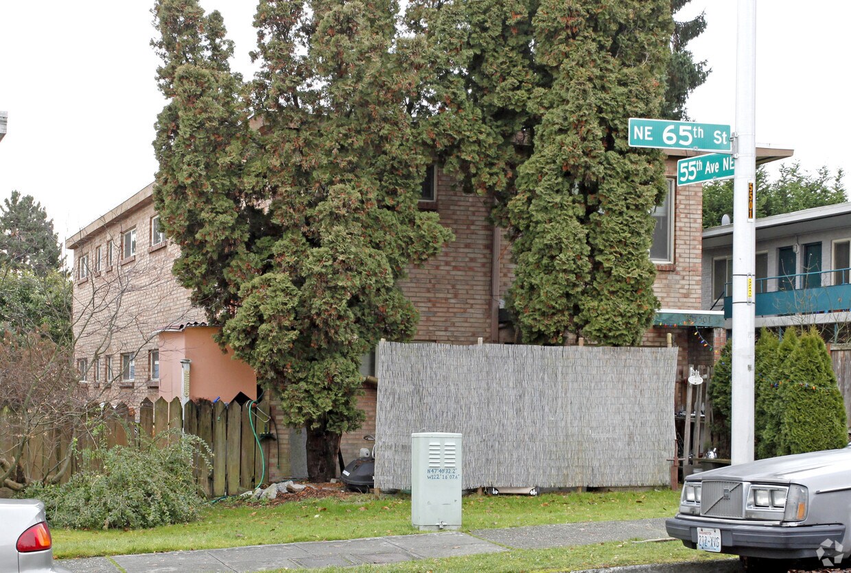 Foto del edificio - 5501 NE 65th St