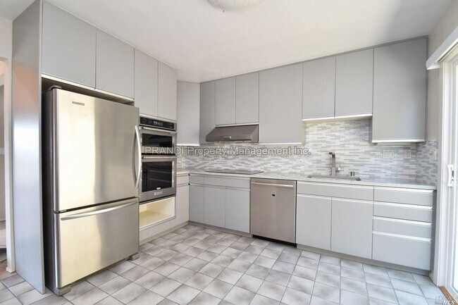 Building Photo - 300 Ridge Rd