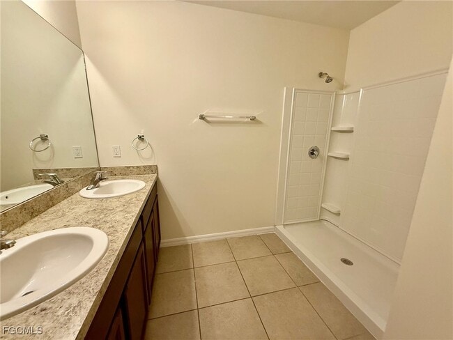 Foto del edificio - 902 SE 31st Terrace