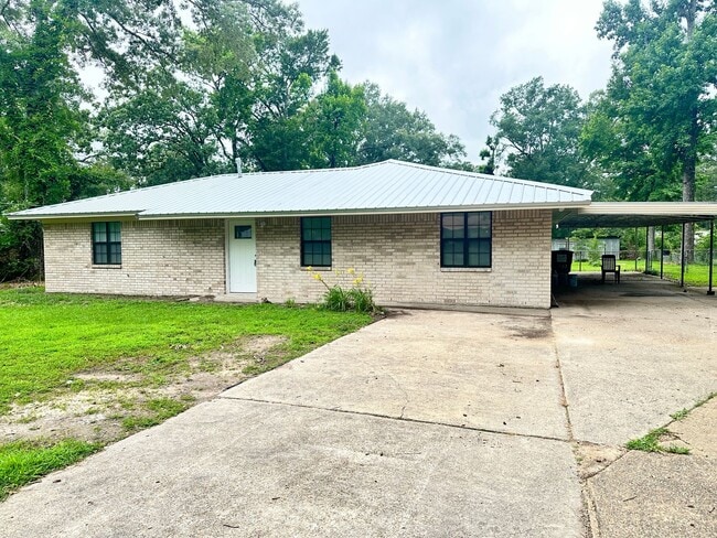 Building Photo - Close to Barksdale Air Force Base...