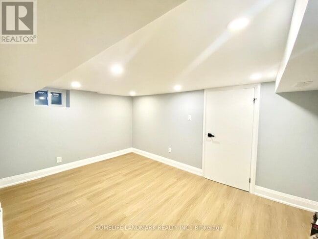 Building Photo - 272 Jones Ave