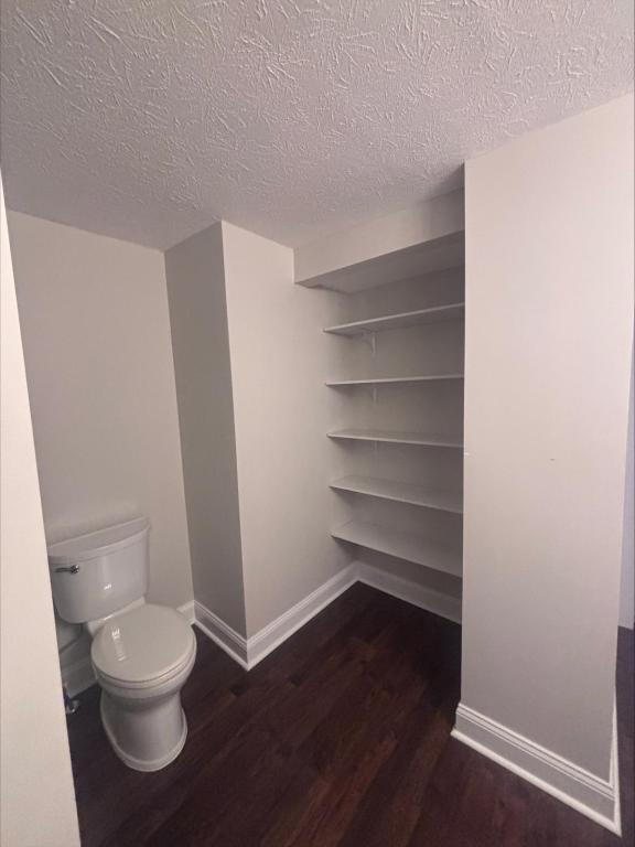 Foto del edificio - 106 1/2 E College Ave