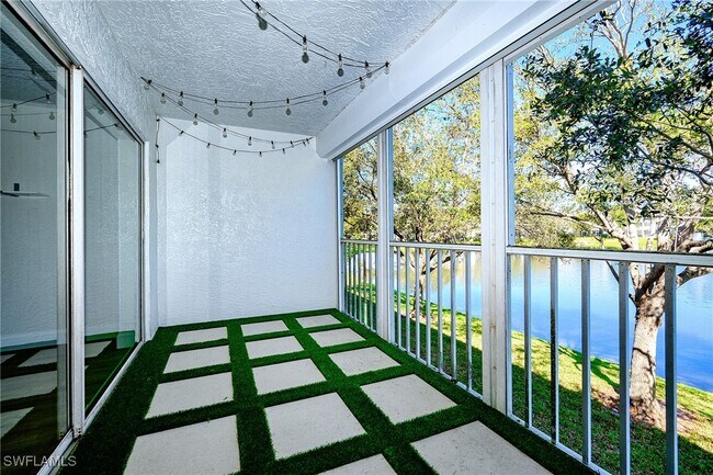 Foto del edificio - 9580 Victoria Ln