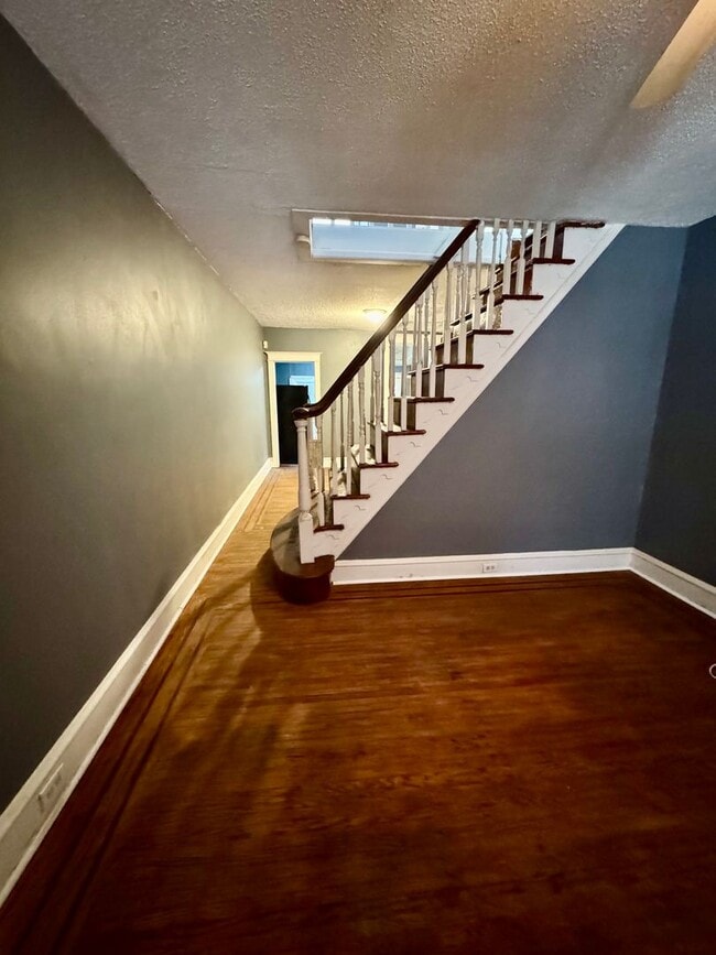 Building Photo - Spacious 2-Bedroom Home for Rent in Frankford