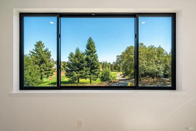 Foto del edificio - 3701 Cross Creek Rd