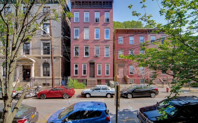 Building Photo - 244 2nd St