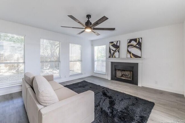 Building Photo - 4823 Aspen View