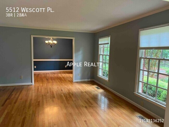 Foto del edificio - 5512 Wescott Pl