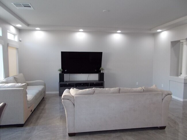 Foto del edificio - 9691 Monarch Grove St