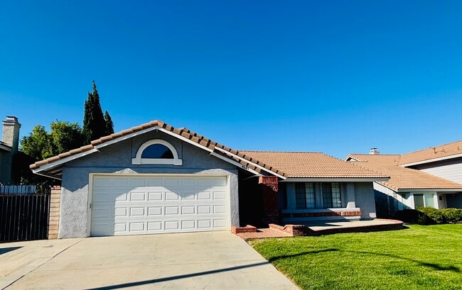 Building Photo - 4645 Alojar Ln