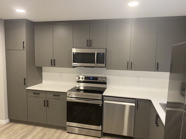 Building Photo - 1025 Secord Promenade