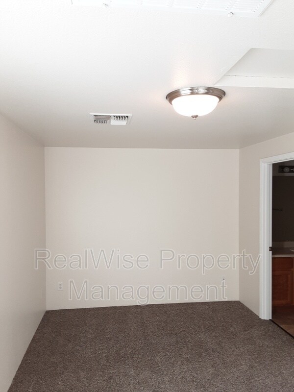 1872 NE Fairview Ave, Grants Pass, OR 97526 Townhome Rentals in