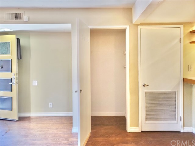 Building Photo - 25671 Le Parc