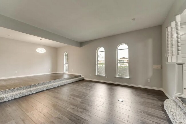 Foto del edificio - 5806 Everglade Rd