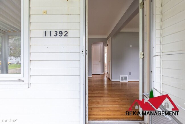 Building Photo - 3 br, 1 bath House - 11392 Columbia