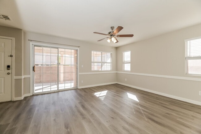 Building Photo - 5454 Dungaree St