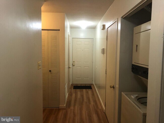 Building Photo - 1 Regency Dr