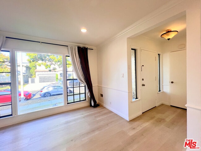 Building Photo - 7311 Dunfield Ave