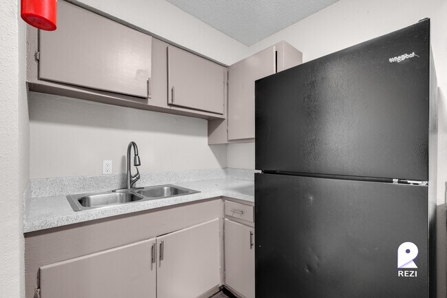 Foto del edificio - 8217 Fulton St