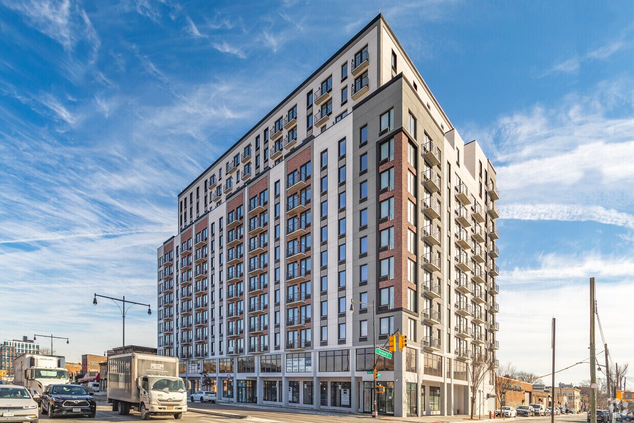 Foto principal - 2700 Atlantic Ave