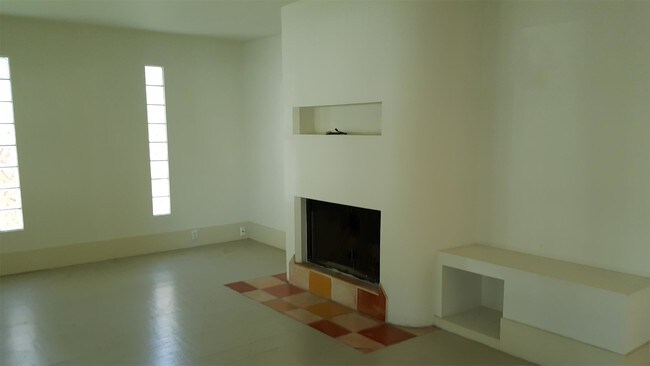 Building Photo - 1180 Randol Ave