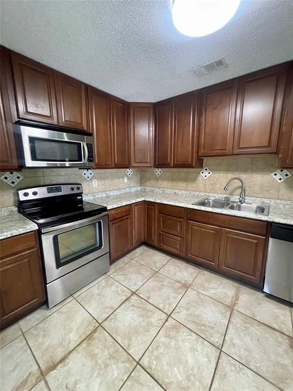 Foto del edificio - 822 6th St