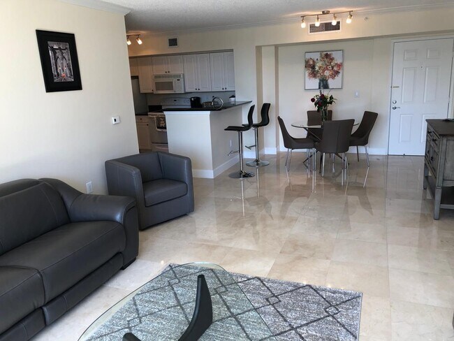 Foto del edificio - 651 Okeechobee Blvd