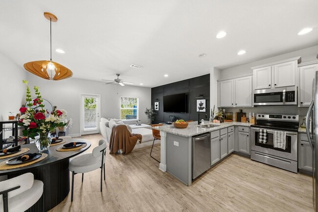 Building Photo - 25 Crossing Ln