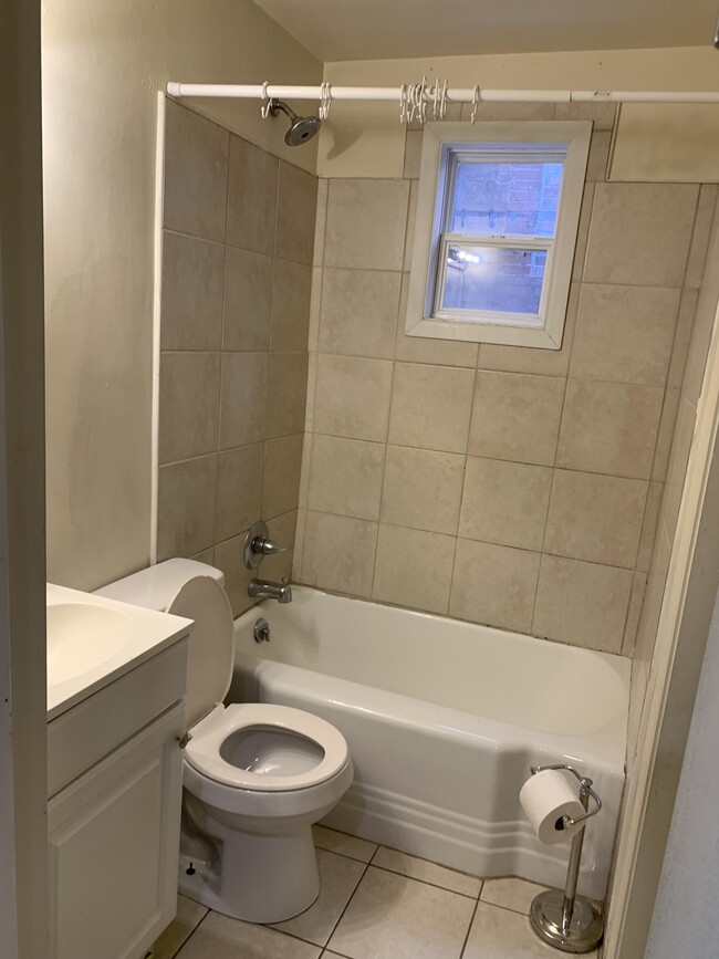 Bathroom (1st Floor) - 3218 Joe Hammer Sq