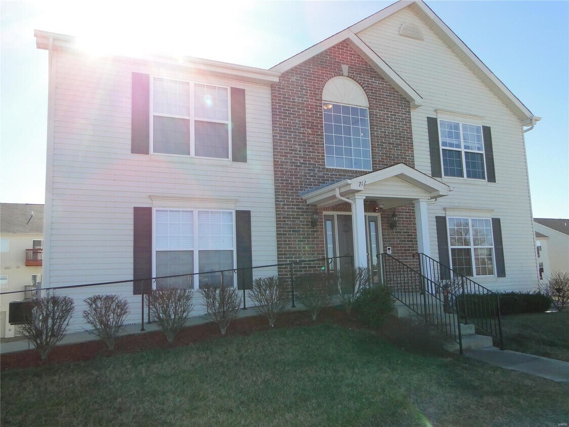 712 Harbor Woods Dr Unit D, Fairview Heights, IL 62208 Condo for Rent