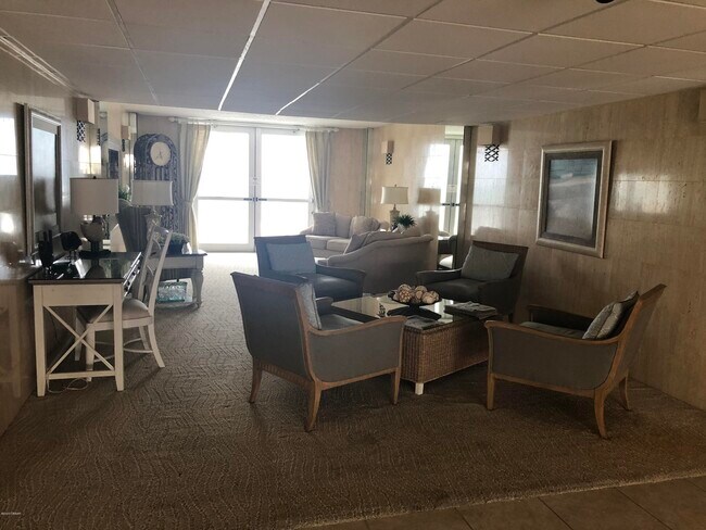 Building Photo - 1575 Ocean Shore Blvd