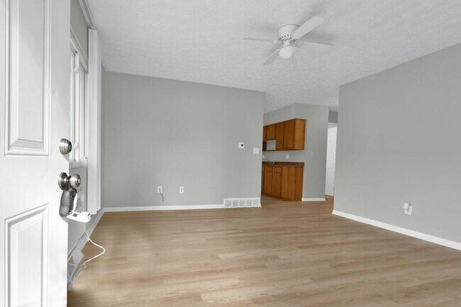 Foto del edificio - 1731-1731 Elaine Rd