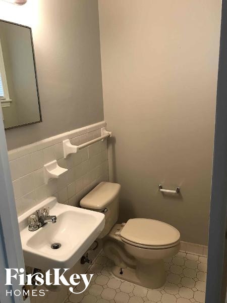 Building Photo - 4035 St Elmo Ave