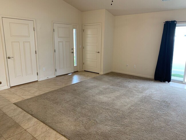 Building Photo - 2 BEDROOM, 2 BATHROOM TWINHOME WITH 2 CAR ...