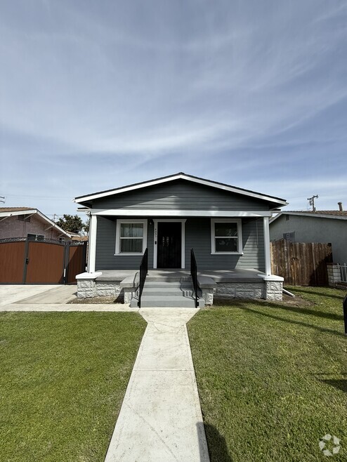 Building Photo - 4031 Acacia St