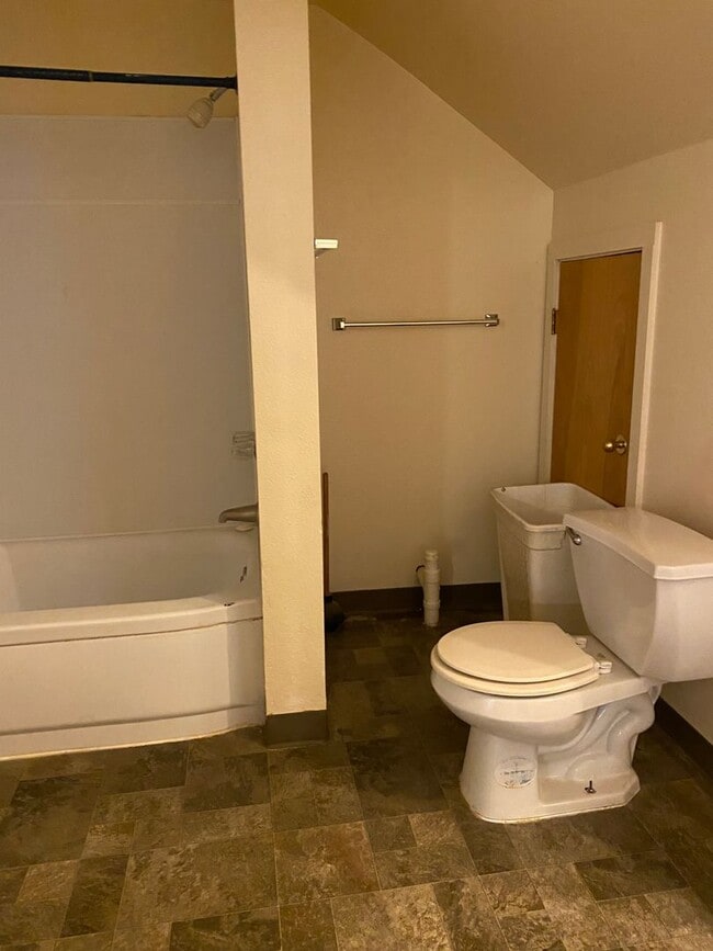 Building Photo - 208 N 1st St