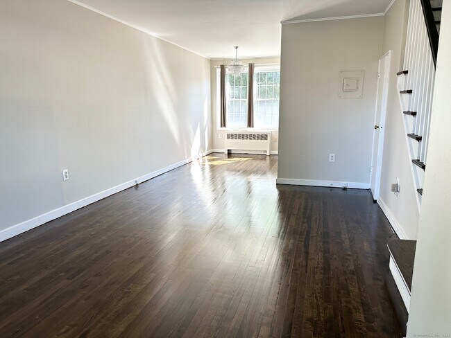 Building Photo - 213 Virginia Ave