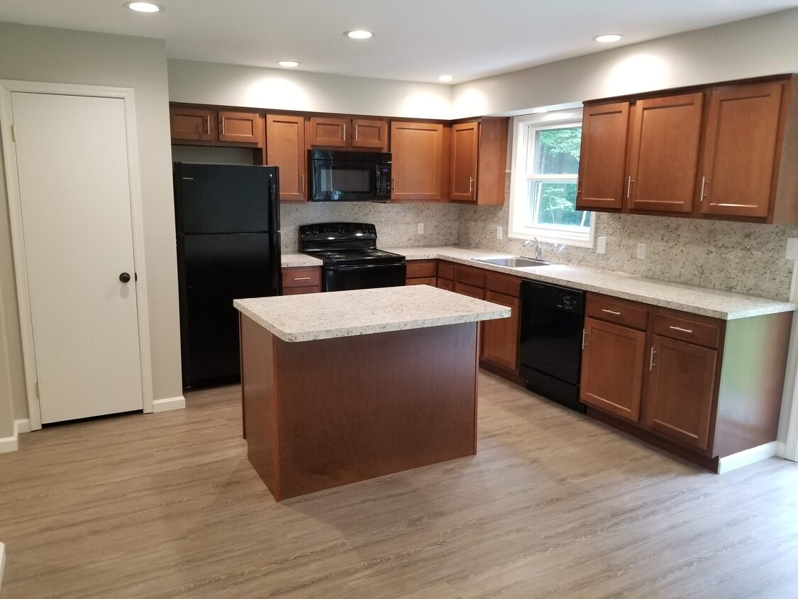 3422 Key Ct Unit 3420, Saylorsburg, PA 18353 Apartments in