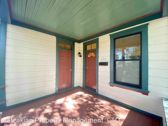 Building Photo - 3 br, 2 bath House - 824 N. Lincoln Street