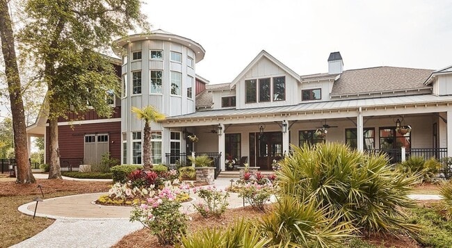 Photo - 650 Enterprise Blvd House