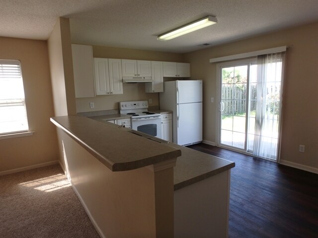 Foto del edificio - 1165 Amber Pines Dr