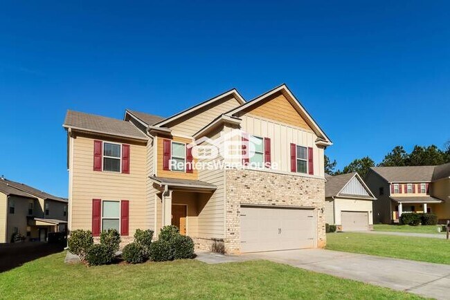 Foto del edificio - Grand 4 Bed x 2.5 Bath Home In Fairburn