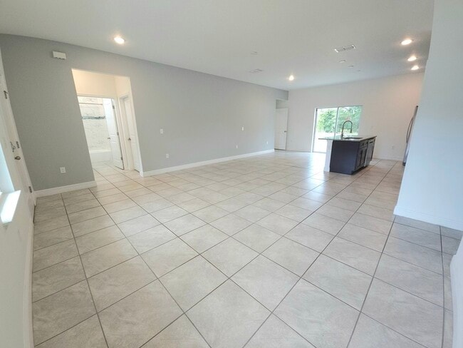 Building Photo - 8719 SW 133rd Ln Rd