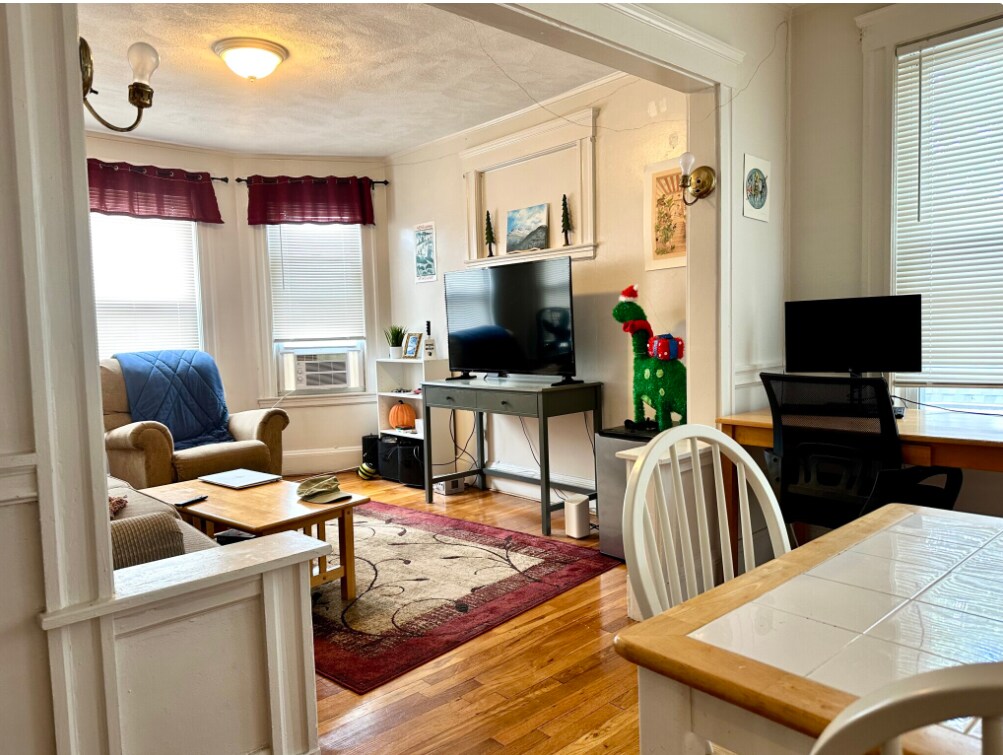 Foto principal - 227 Summer St