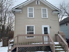 Building Photo - 35 Clarence St