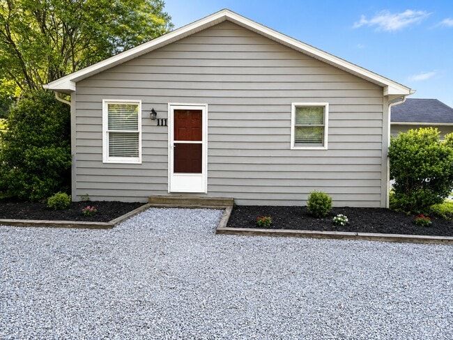 Building Photo - 111 Watzel Ln