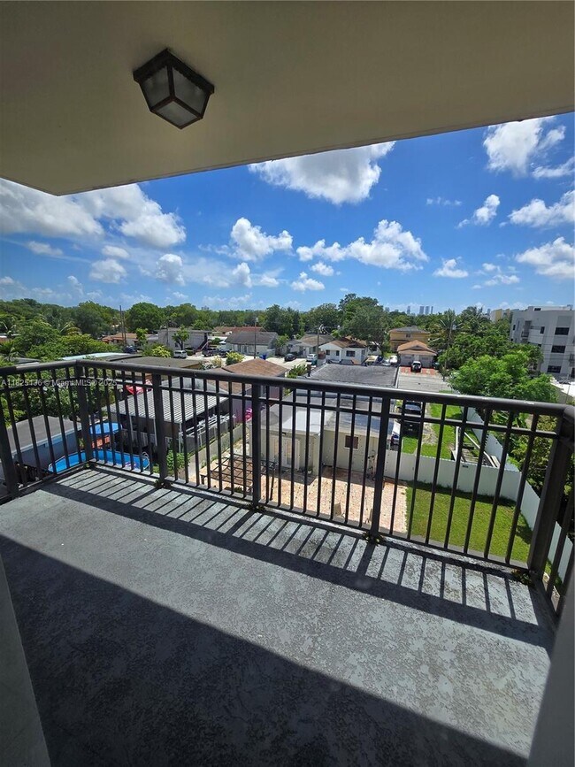Foto del edificio - 2647 NW 25th Ave
